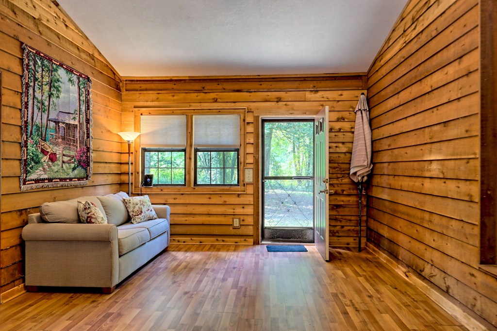 418828 Hayesville Residential