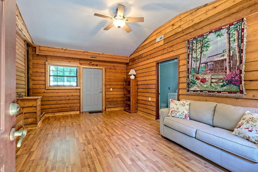 418828 Hayesville Residential