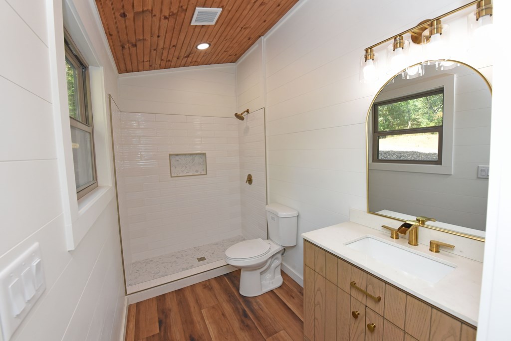 418836 Mineral Bluff Residential