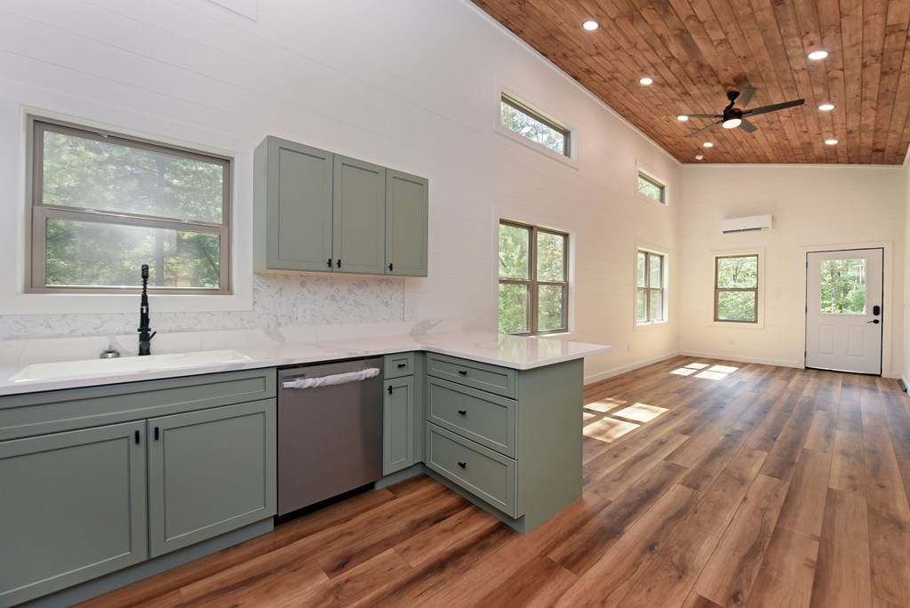 418836 Mineral Bluff Residential