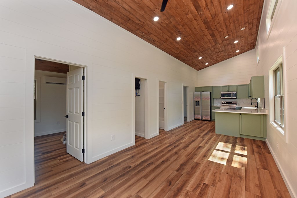 418836 Mineral Bluff Residential