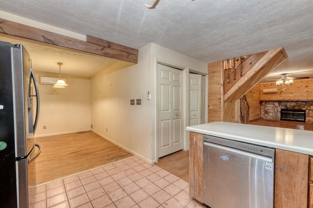 418855 Mineral Bluff Residential