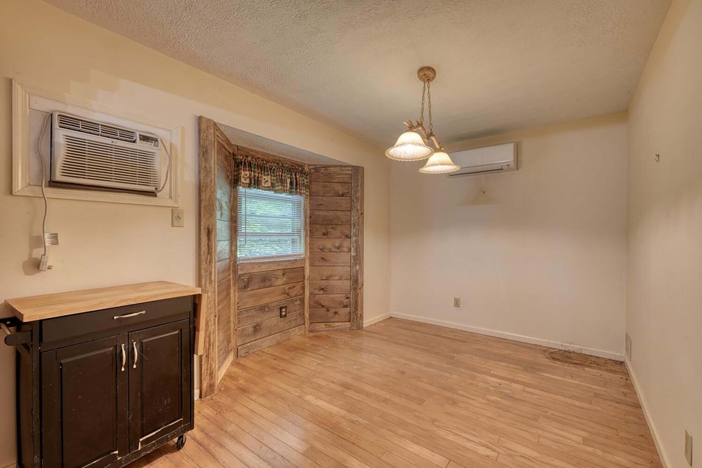 418855 Mineral Bluff Residential