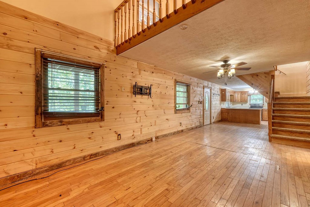 418855 Mineral Bluff Residential