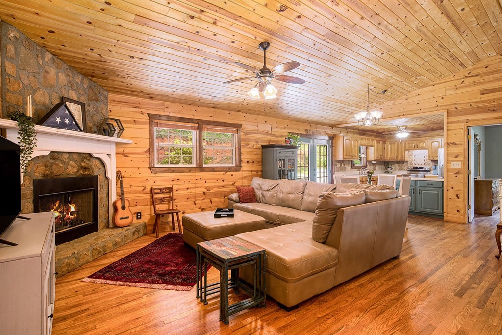 418861 Clayton Residential