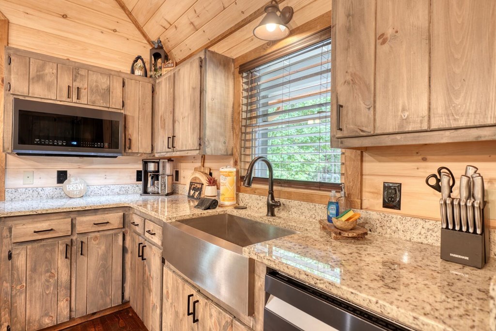 418880 Blue Ridge Residential