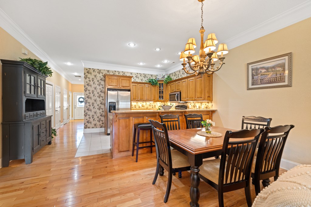 418888 Young Harris Condominium