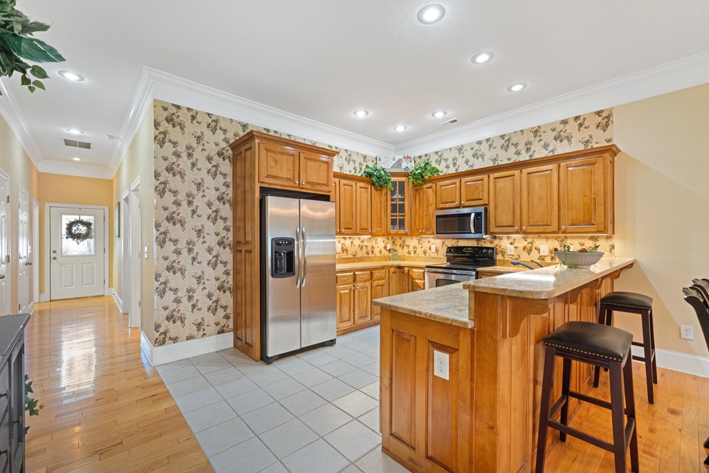 418888 Young Harris Condominium