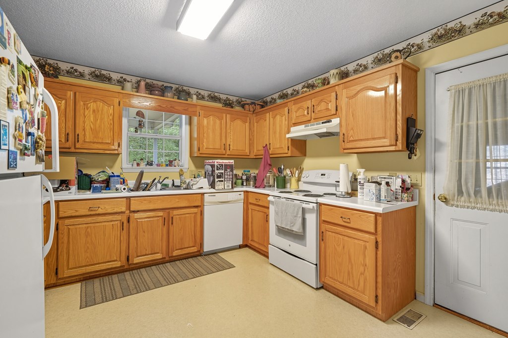 418906 Young Harris Residential