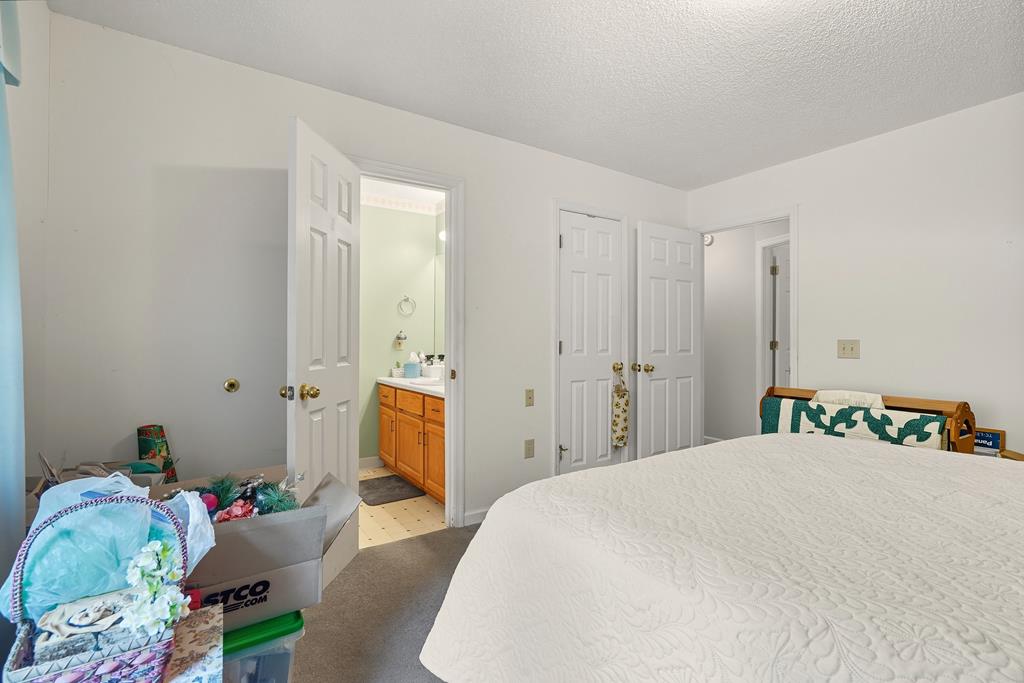 418906 Young Harris Residential