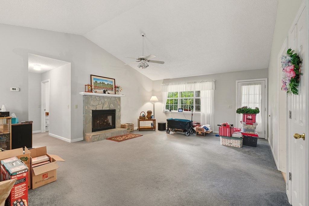418906 Young Harris Residential