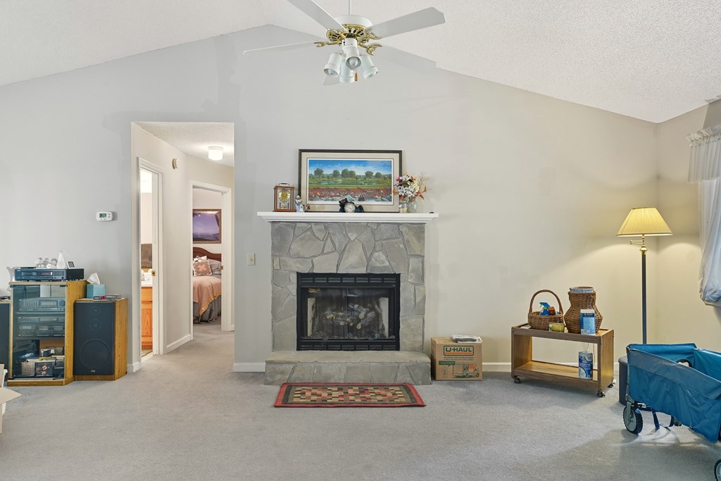 418906 Young Harris Residential