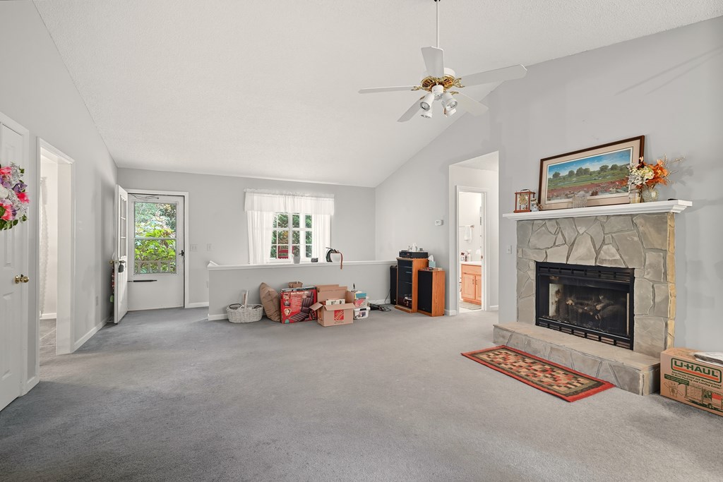 418906 Young Harris Residential