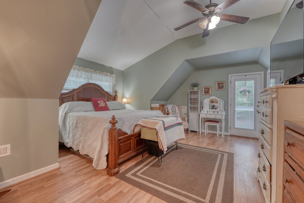 418938 Young Harris Residential