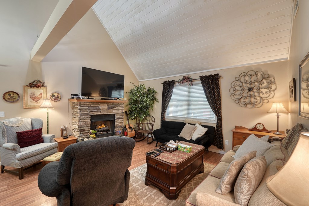 418938 Young Harris Residential