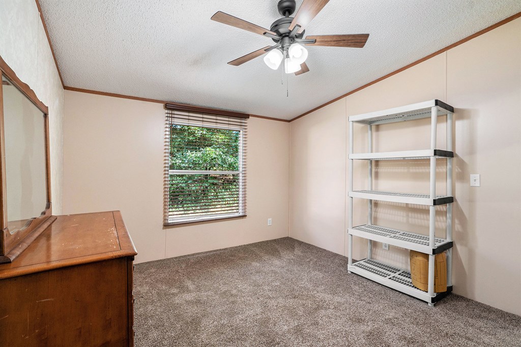 418946 Chatsworth Residential