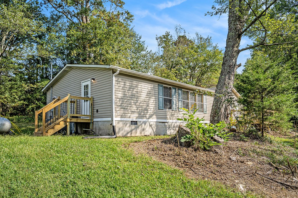 418946 Chatsworth Residential