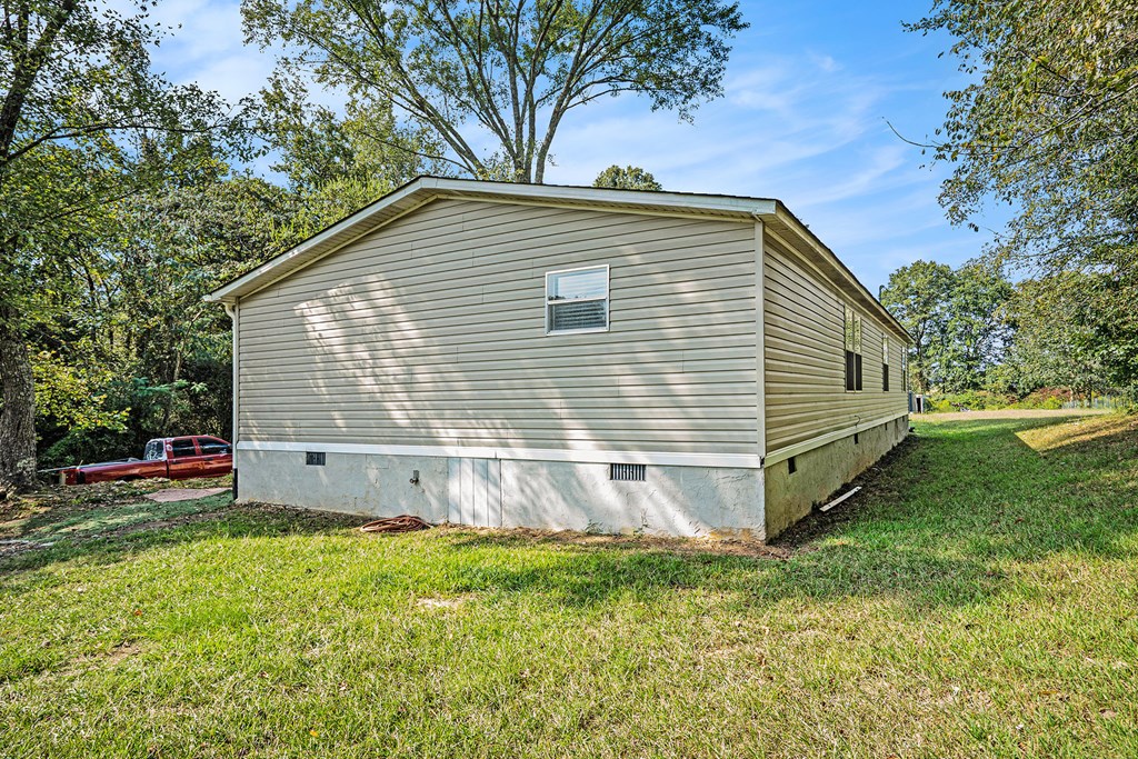 418946 Chatsworth Residential