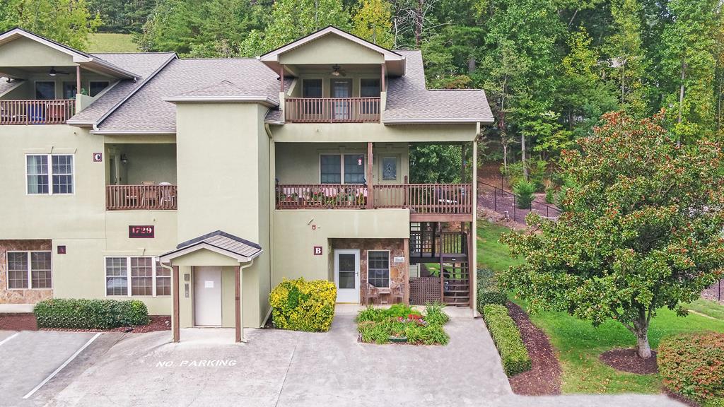 418970 Young Harris Condominium