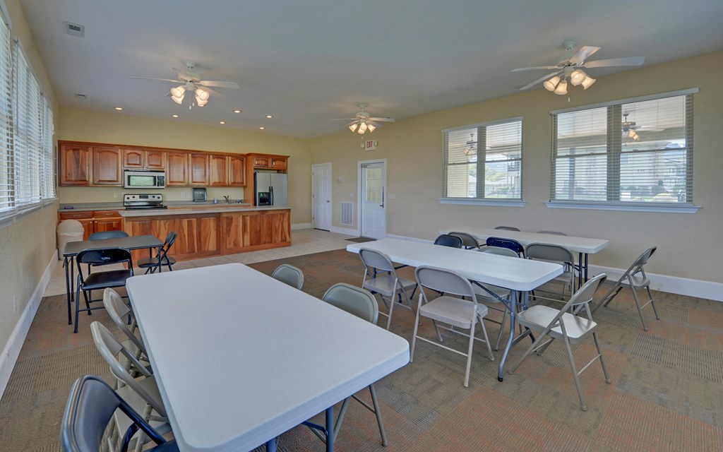 418970 Young Harris Condominium