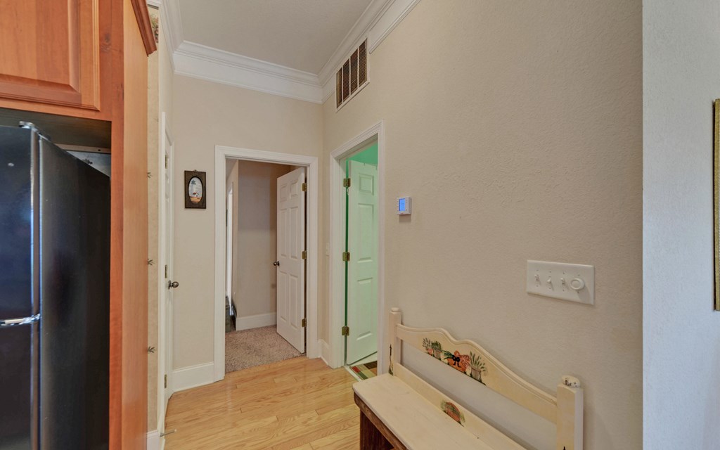 418970 Young Harris Condominium