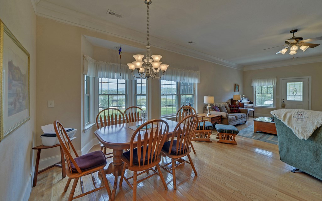 418970 Young Harris Condominium