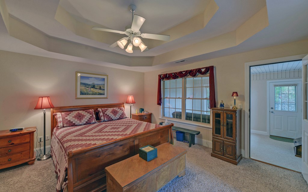 418970 Young Harris Condominium