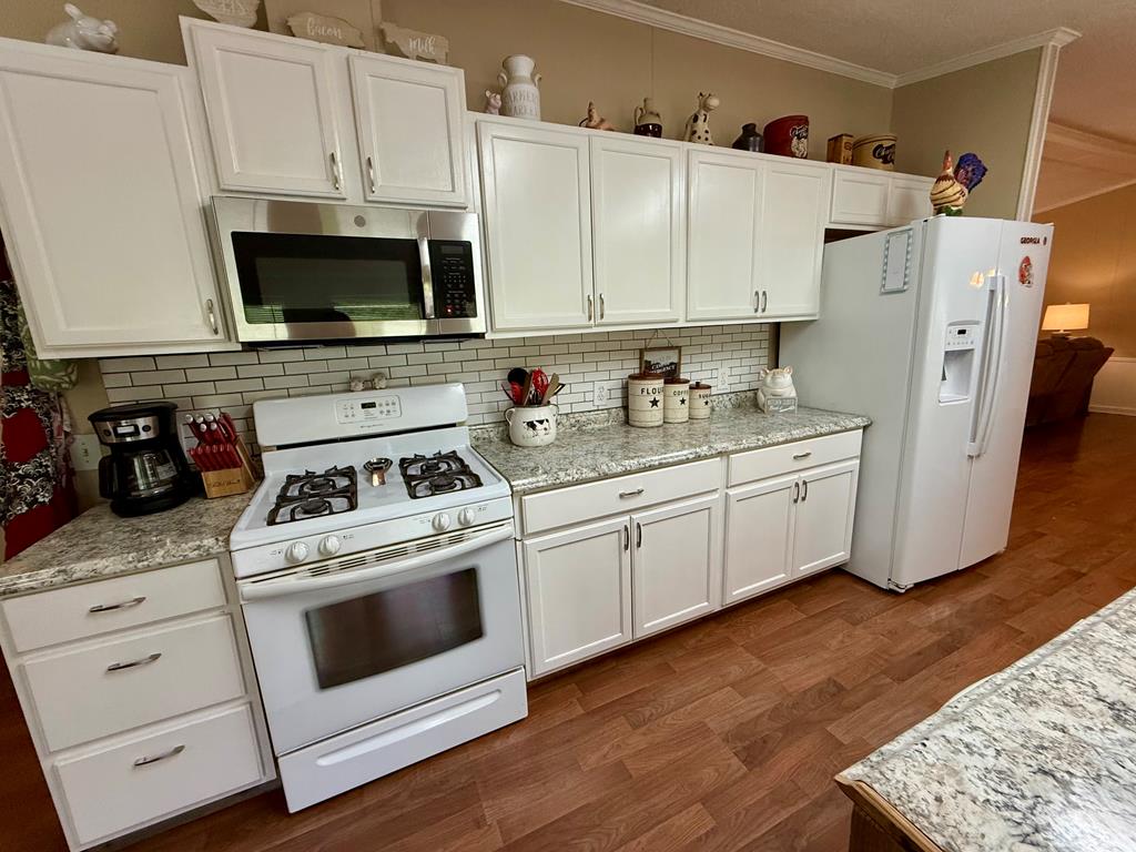 418993 White Residential