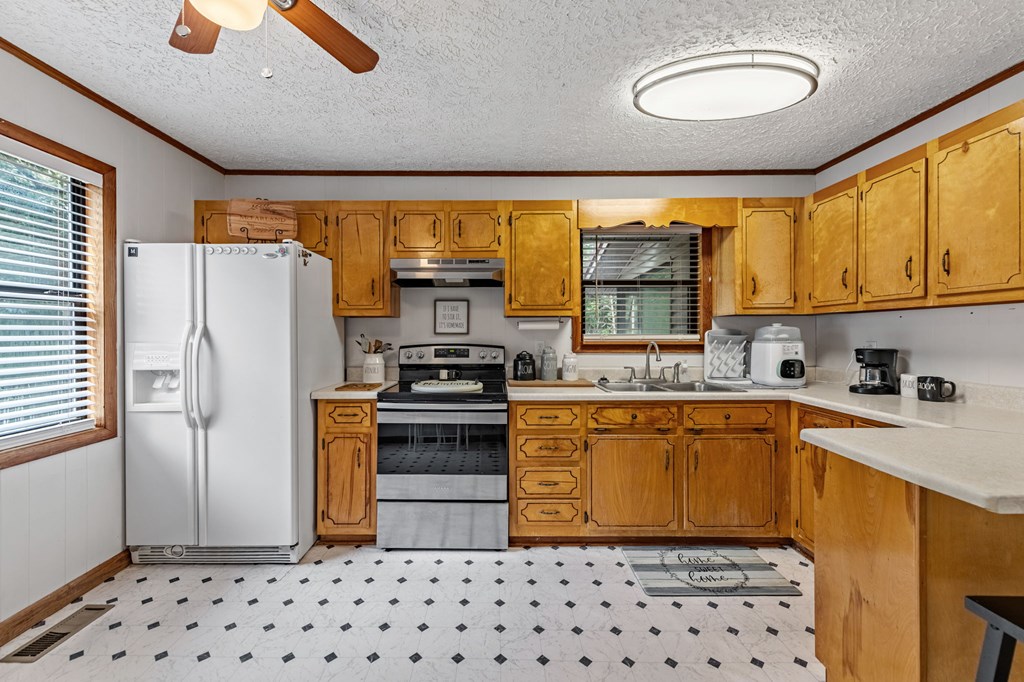 419047 Mineral Bluff Residential