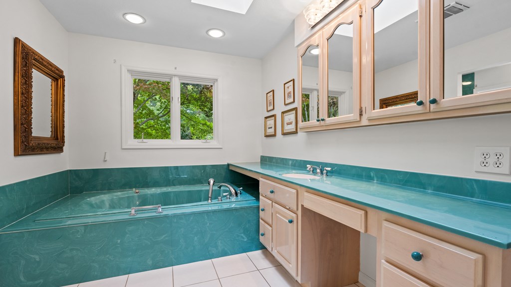 419054 Hayesville Residential