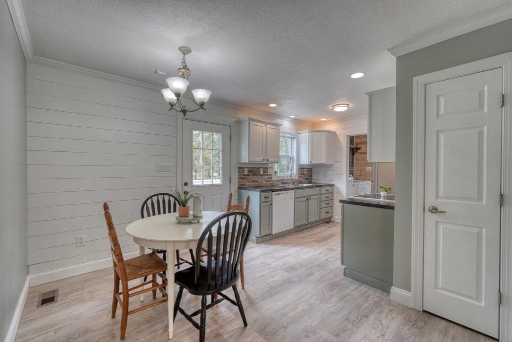 419084 Young Harris Residential