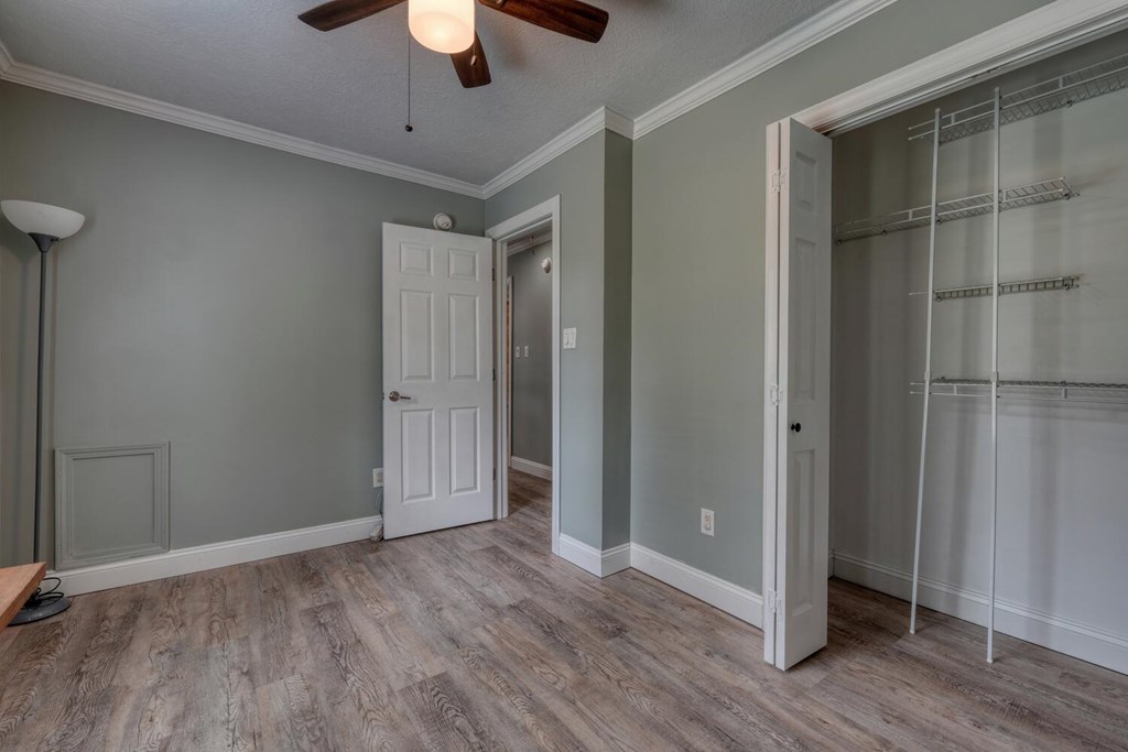 419084 Young Harris Residential