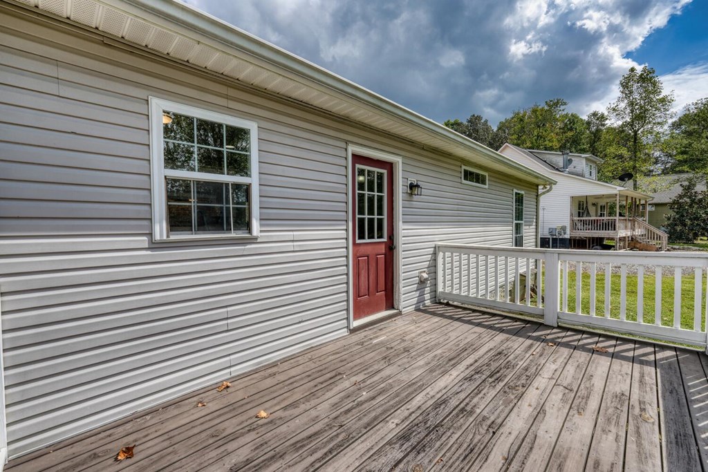 419084 Young Harris Residential