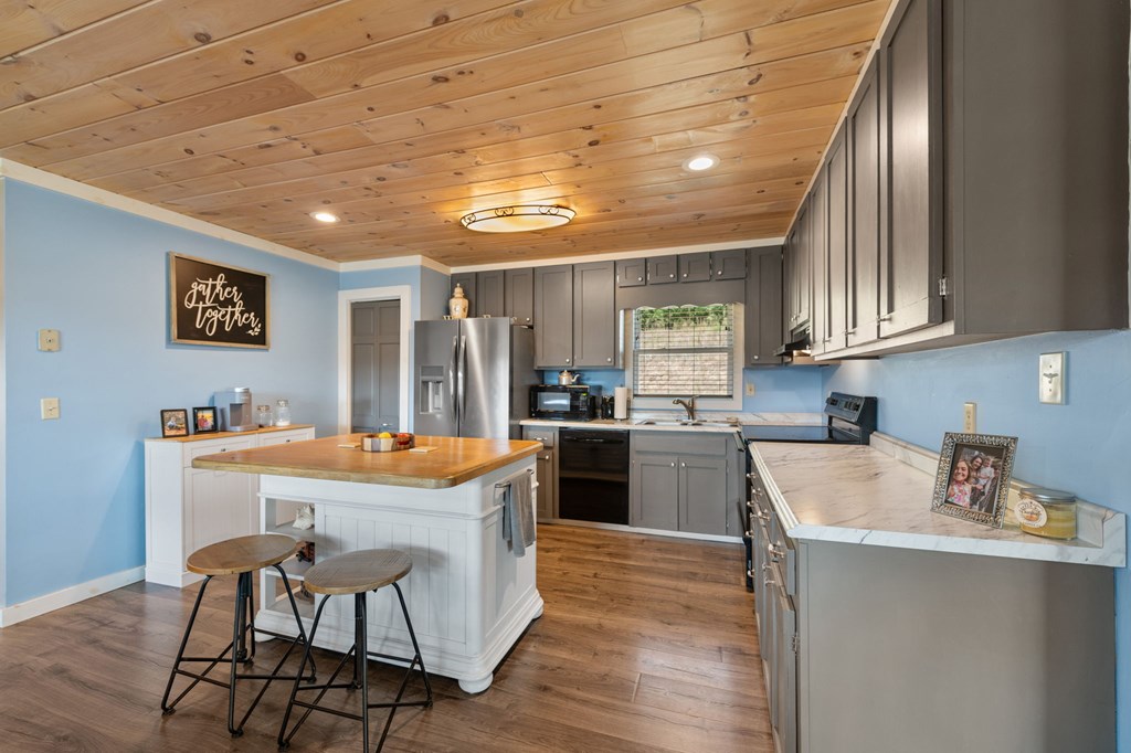 419086 Blue Ridge Residential