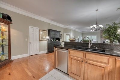419098 Young Harris Condominium
