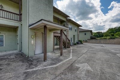 419098 Young Harris Condominium