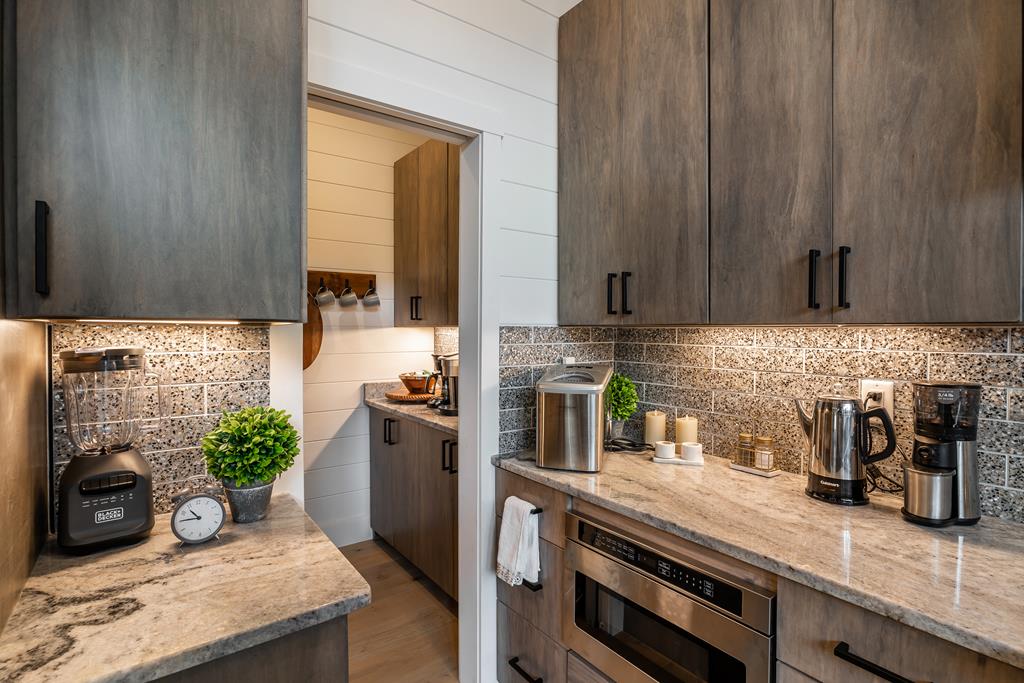 419191 Blue Ridge Residential