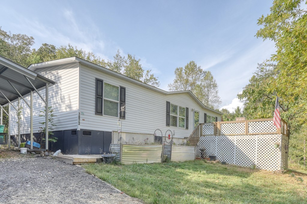 419204 Young Harris Residential