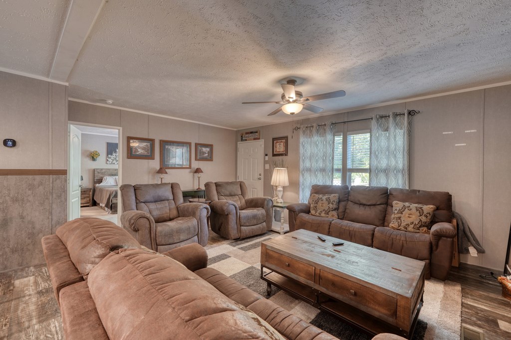 419204 Young Harris Residential