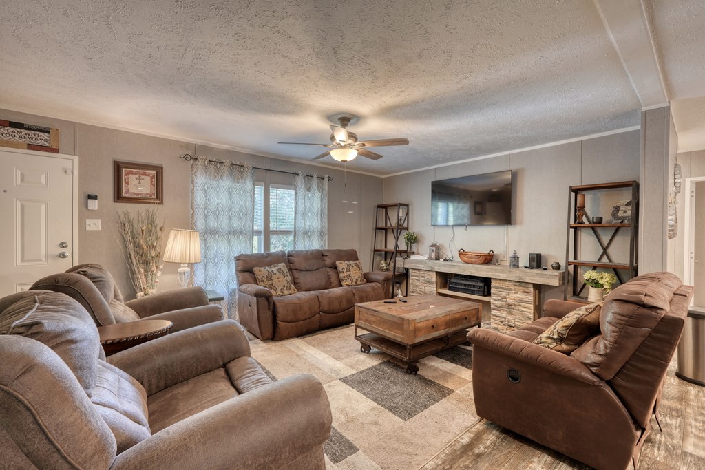 419204 Young Harris Residential
