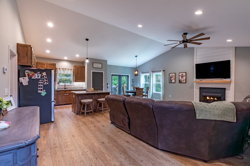419269 Young Harris Residential