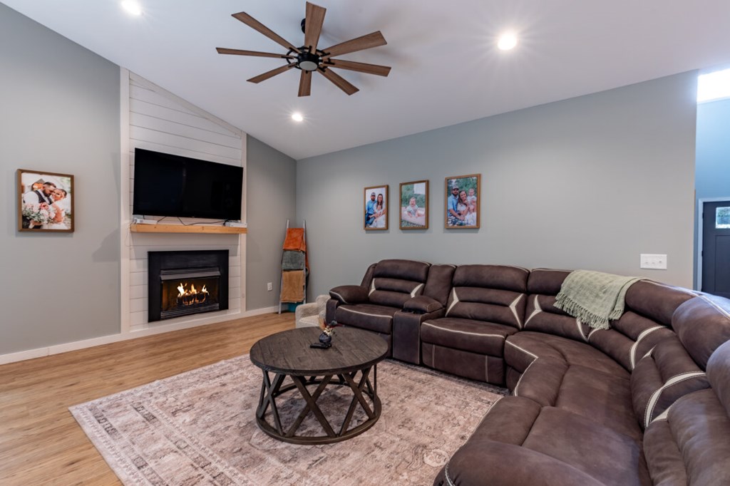 419269 Young Harris Residential