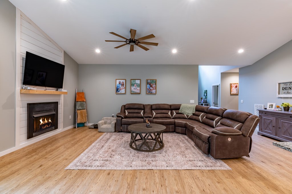 419269 Young Harris Residential