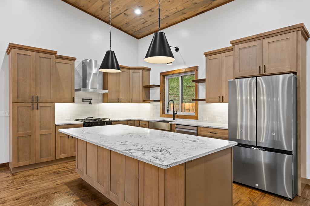 419324 Blue Ridge Residential