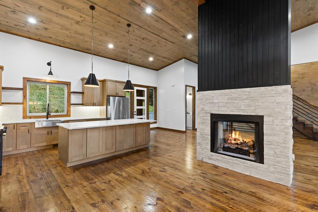 419324 Blue Ridge Residential