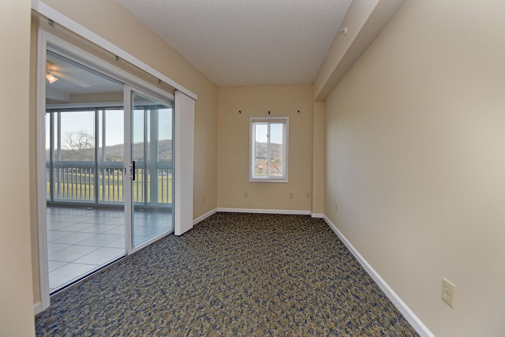 419334 Young Harris Condominium