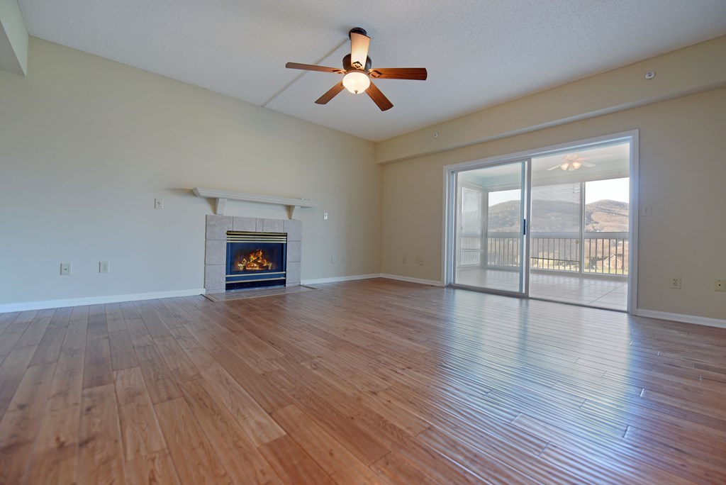 419334 Young Harris Condominium