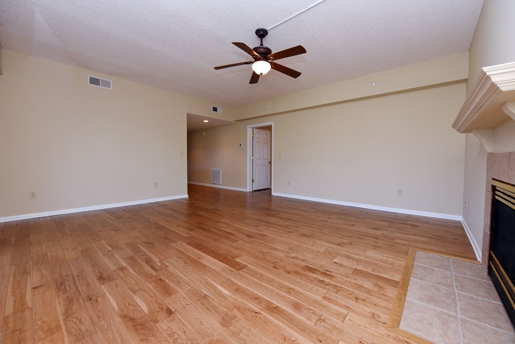 419334 Young Harris Condominium