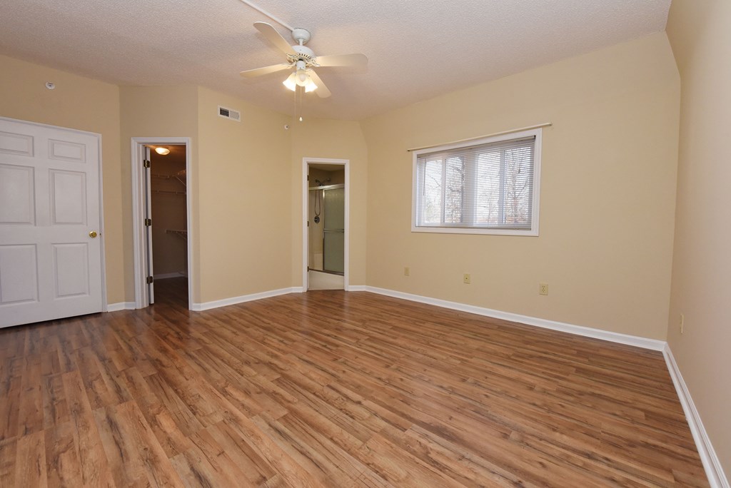 419334 Young Harris Condominium