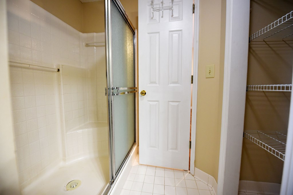 419334 Young Harris Condominium